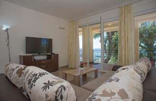 Апартаменты Berg Apartments Бар Апартаменты с 2 спальнями, террасой и видом на море-6