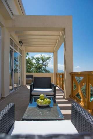 Апартаменты Berg Apartments Бар Апартаменты с 1 спальней, террасой и видом на море-7