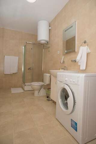 Апартаменты Berg Apartments Бар Апартаменты с 1 спальней, террасой и видом на море-13