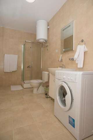 Апартаменты Berg Apartments Бар Апартаменты с 1 спальней, террасой и видом на море-17